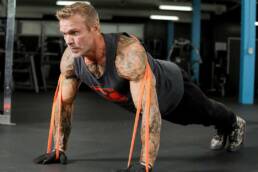 Entrenamiento de fuerza con gomas elásticas